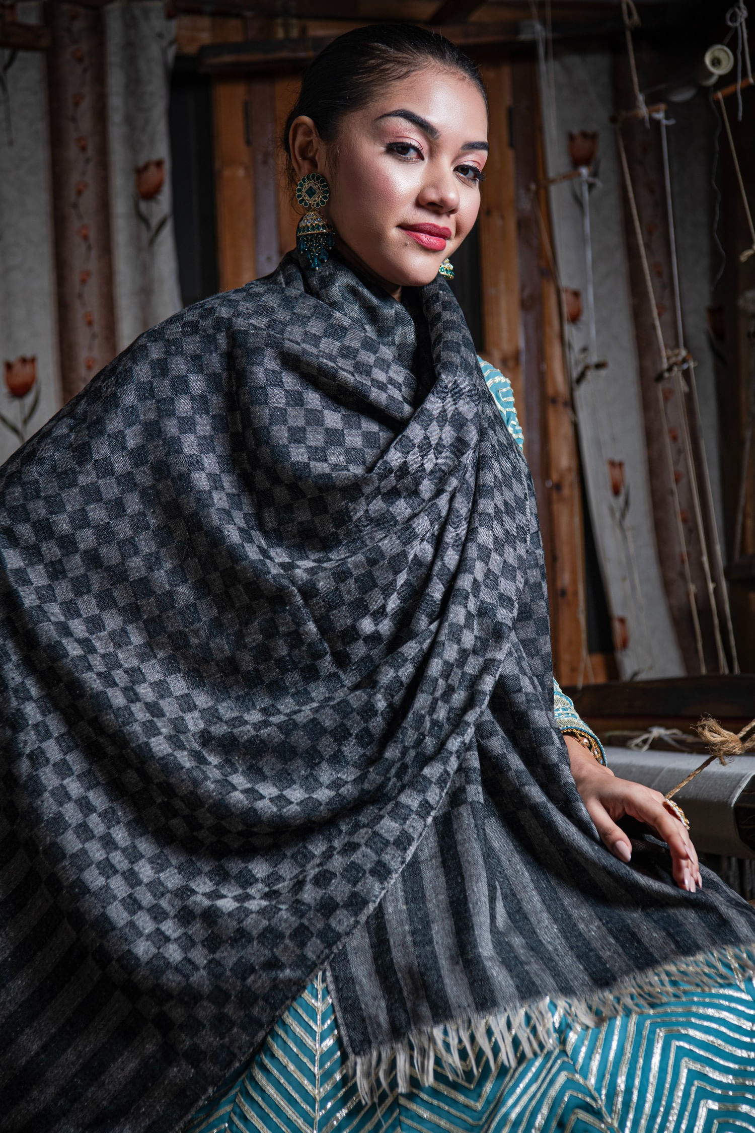 Hamgaami Black Cashmere Wrap