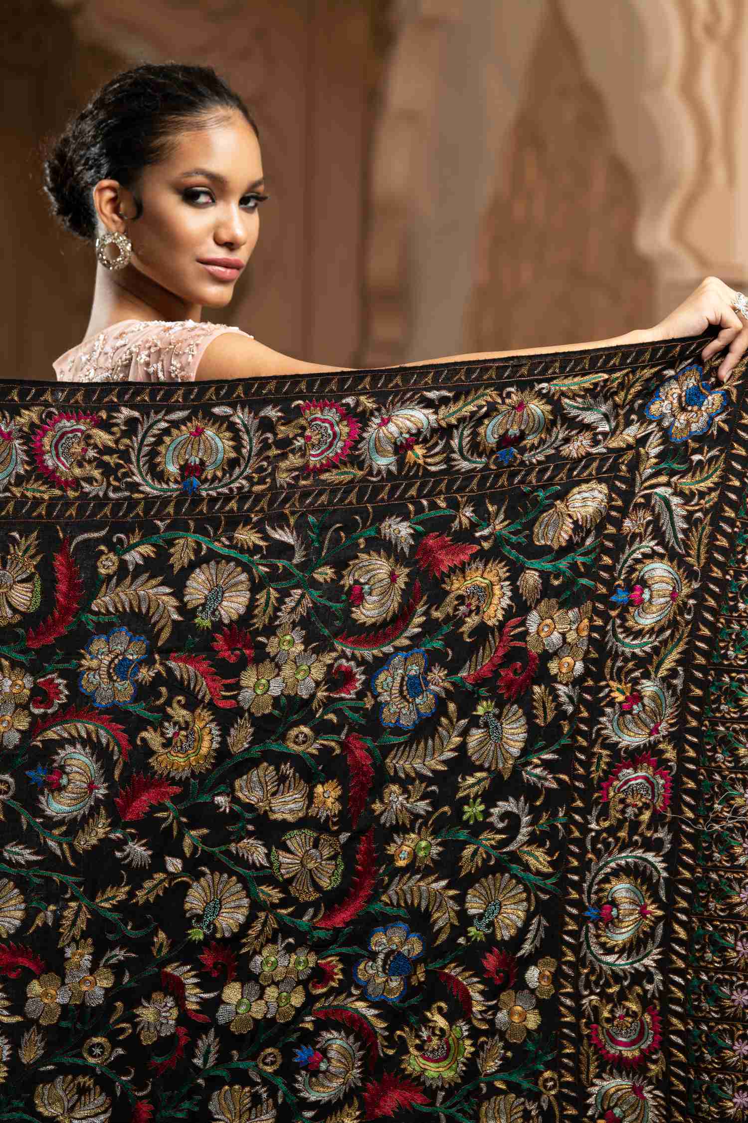 Black Sozni Pashmina Shawl Handcrafted Shawls